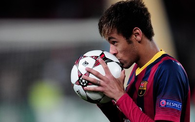 熊猫体育热评-NBA猛龙队吉祥物被球迷殴打